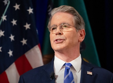 US sanctions China refinery over Iran oil trade