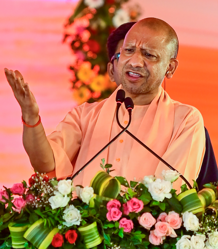 ಯೋಗಿ ಆದಿತ್ಯನಾಥ್ ಎಸ್ಪಿ, ಕಾಂಗ್ರೆಸ್ ವಿರುದ್ಧ ತೀವ್ರ ವಾಗ್ದಾಳಿ