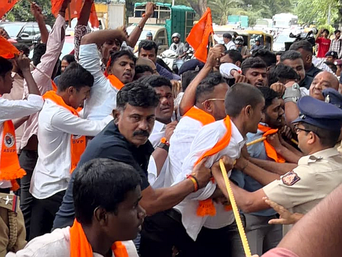 KPSC ಹಗರಣ ವಿರುದ್ಧ ABVP ಪ್ರತಿಭಟನೆ, ಹಲವರು ಬಂಧನ