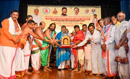 ರಾಜ್ಯದ 34,000 ಗ್ರಾಮೀಣ ದೇಗುಲಗಳ ಅರ್ಚಕರಿಗೆ ತರಬೇತಿಗೆ ಸರ್ಕಾರದ ಬೆಂಬಲ