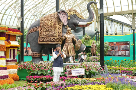 ಲಾಲ್ಬಾಗ್ 220ನೇ ಹೂವಿನ ಪ್ರದರ್ಶನ ಉದ್ಘಾಟನೆ; 3 ಹೊಸ ಉದ್ಯಾನವನಗಳ ಯೋಜನೆ ಘೋಷಣೆ