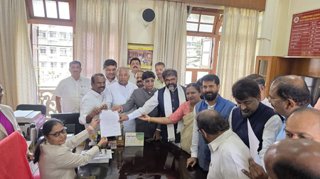 NDA ಅಭ್ಯರ್ಥಿ ಪಿ.ಎಚ್. ಪೂಜಾರ್ ಸಭಾಪತಿ ಸ್ಥಾನಕ್ಕೆ ನಾಮಪತ್ರ ಸಲ್ಲಿಕೆ