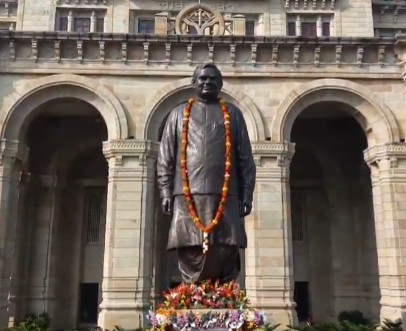 ವಾಜಪೇಯಿ ಪುಣ್ಯತಿಥಿ: ಯೋಗಿ ಸೇರಿ ಉಪ ಮುಖ್ಯಮಂತ್ರಿಗಳಿಂದ ಗೌರವ