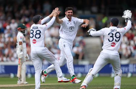 Pakistan crumble for 135 to suffer innings defeat against England in first Test