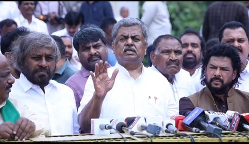 ಕಾಂಗ್ರೆಸ್ ಶಾಸಕರ ಪ್ರತಿಭಟನೆ: ಬಿಜೆಪಿ ವಿರುದ್ಧ ಆರೋಪ