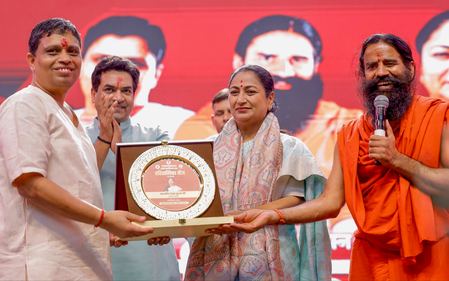 ದೆಹಲಿ ಸಿಎಂ ರೇಖಾ ಗುಪ್ತಾ ಅವರು ಹರಿತಾಲಿಕಾ ತೀಜ್ ಮಹೋತ್ಸವದಲ್ಲಿ ಪಾಲ್ಗೊಂಡರು