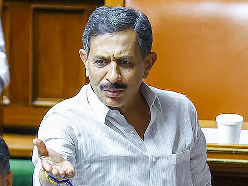 ಕುಮಾರಸ್ವಾಮಿ ಆರೋಪಕ್ಕೆ ಸಚಿವರ ಪ್ರತಿತಾಕೆ: ಸ್ವತ್ತು ವಿವಾದ ತಾರಕಕ್ಕೆ