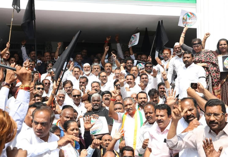 ರಾಹುಲ್, ಪ್ರಿಯಾಂಕಾ ವಿರುದ್ಧ ದಿಲ್ಲಿ ಪೊಲೀಸ್ ಕ್ರಮ: ಕರ್ನಾಟಕ ಕಾಂಗ್ರೆಸ್ 'ಕಪ್ಪು ದಿನ' ಆಚರಣೆ